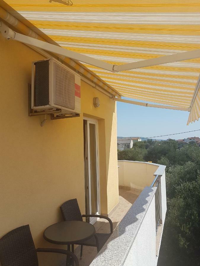 Apartmani Lili Sukošan Exterior foto