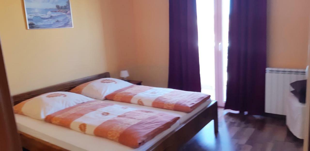 Apartmani Lili Sukošan Exterior foto