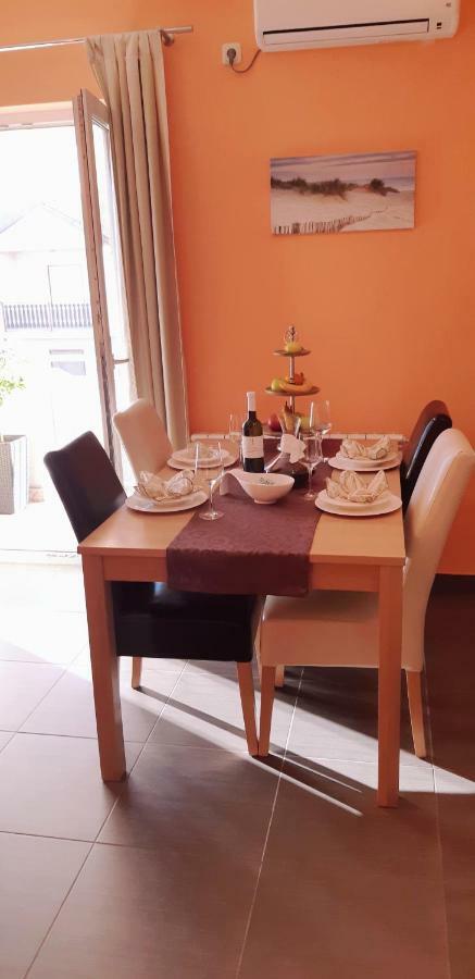 Apartmani Lili Sukošan Exterior foto